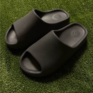 Yeezy Men’s Slides